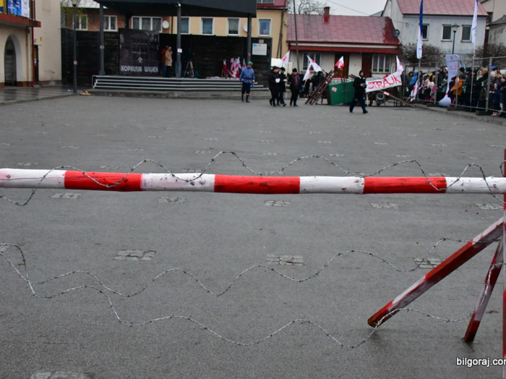 Rekonstrukcja grudnia 1981 roku, film Wiesława Palucha oraz koncert Norberta Smolińskiego (FOTO, VIDEO)