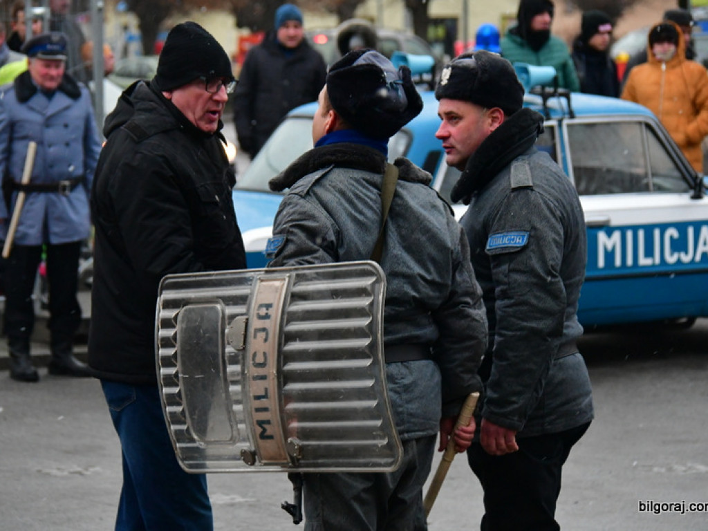 Rekonstrukcja grudnia 1981 roku, film Wiesława Palucha oraz koncert Norberta Smolińskiego (FOTO, VIDEO)