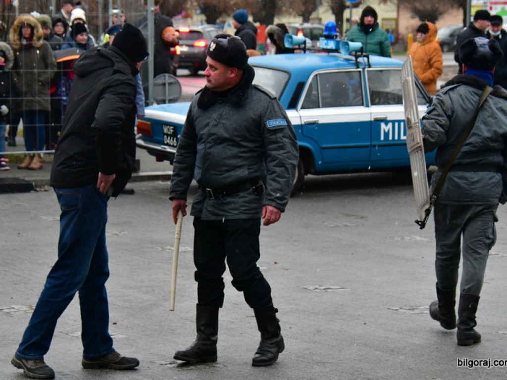Rekonstrukcja grudnia 1981 roku, film Wiesława Palucha oraz koncert Norberta Smolińskiego (FOTO, VIDEO)
