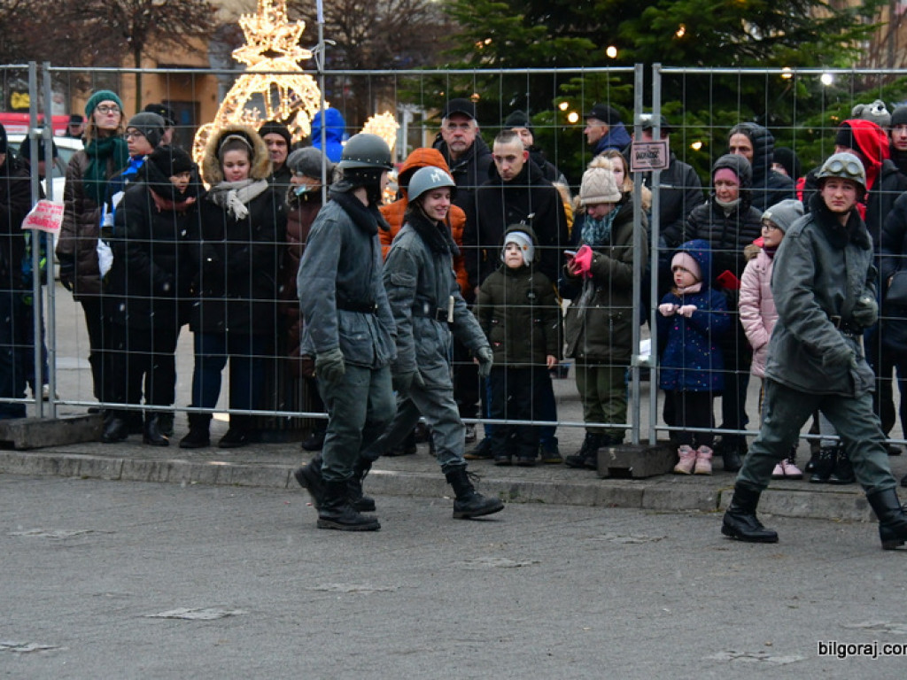 Rekonstrukcja grudnia 1981 roku, film Wiesława Palucha oraz koncert Norberta Smolińskiego (FOTO, VIDEO)