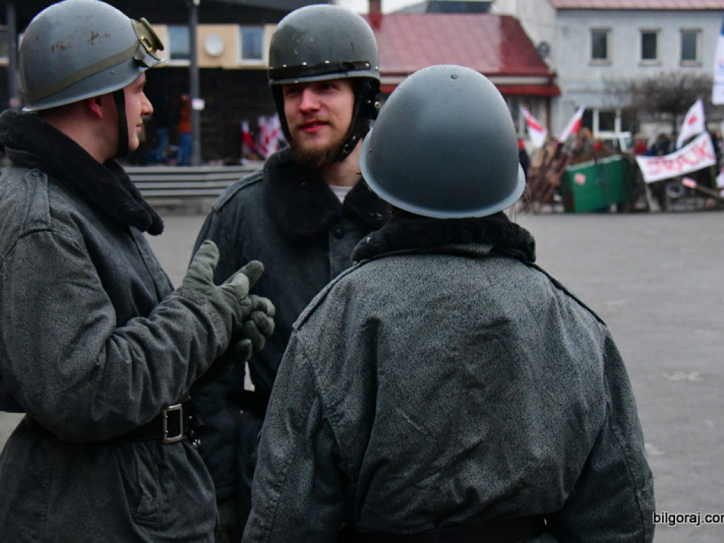 Rekonstrukcja grudnia 1981 roku, film Wiesława Palucha oraz koncert Norberta Smolińskiego (FOTO, VIDEO)