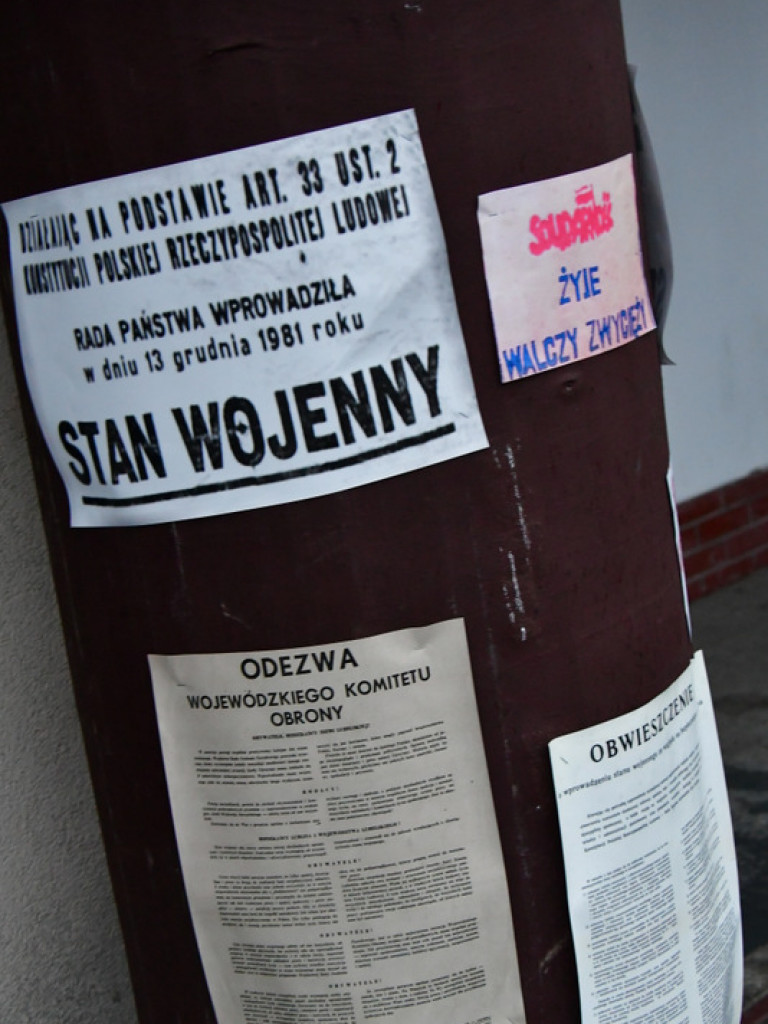 Rekonstrukcja grudnia 1981 roku, film Wiesława Palucha oraz koncert Norberta Smolińskiego (FOTO, VIDEO)