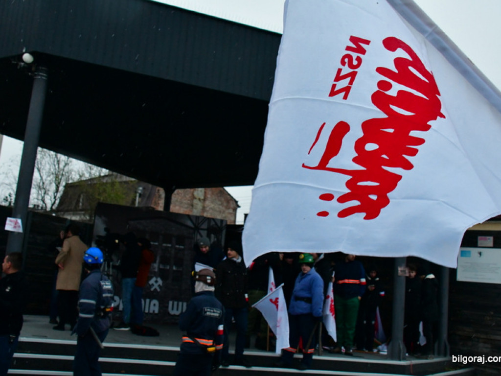Rekonstrukcja grudnia 1981 roku, film Wiesława Palucha oraz koncert Norberta Smolińskiego (FOTO, VIDEO)