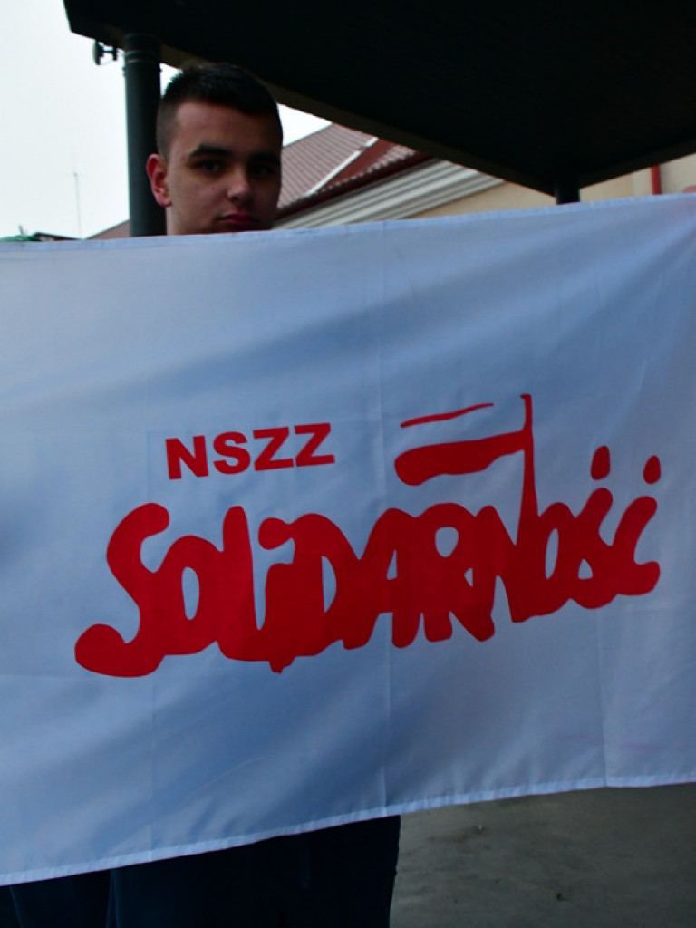 Rekonstrukcja grudnia 1981 roku, film Wiesława Palucha oraz koncert Norberta Smolińskiego (FOTO, VIDEO)