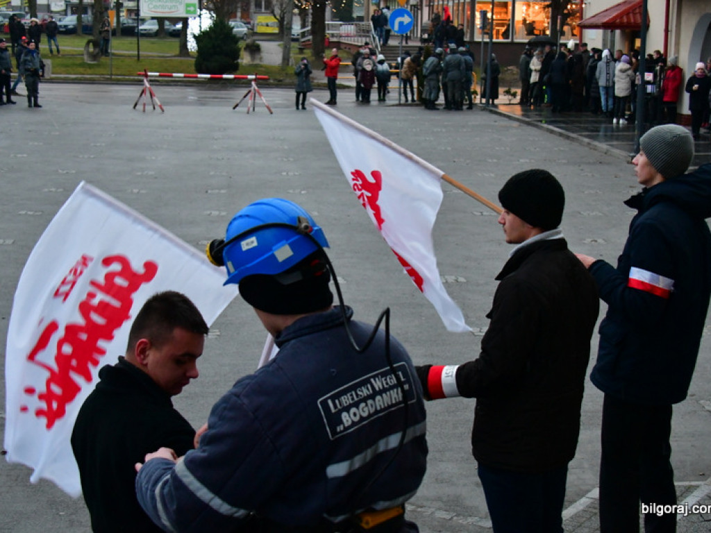 Rekonstrukcja grudnia 1981 roku, film Wiesława Palucha oraz koncert Norberta Smolińskiego (FOTO, VIDEO)