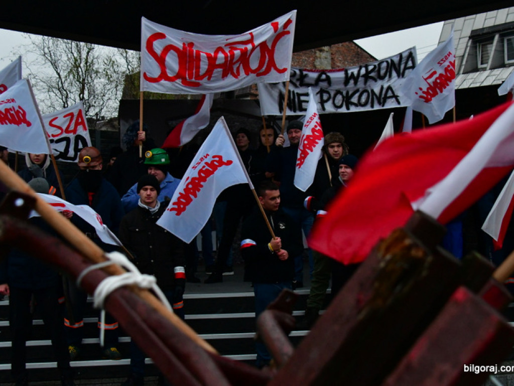 Rekonstrukcja grudnia 1981 roku, film Wiesława Palucha oraz koncert Norberta Smolińskiego (FOTO, VIDEO)