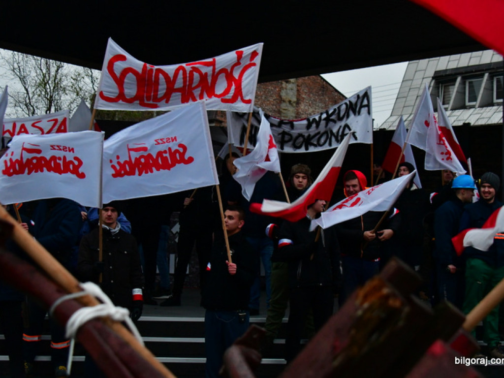 Rekonstrukcja grudnia 1981 roku, film Wiesława Palucha oraz koncert Norberta Smolińskiego (FOTO, VIDEO)