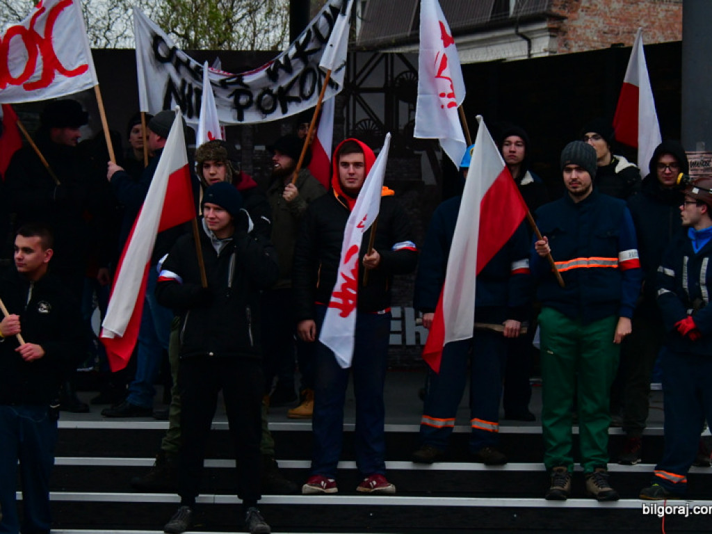 Rekonstrukcja grudnia 1981 roku, film Wiesława Palucha oraz koncert Norberta Smolińskiego (FOTO, VIDEO)