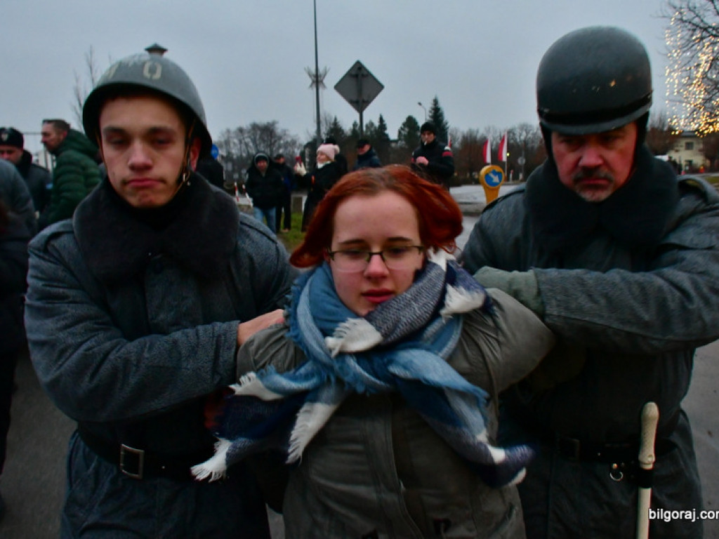 Rekonstrukcja grudnia 1981 roku, film Wiesława Palucha oraz koncert Norberta Smolińskiego (FOTO, VIDEO)