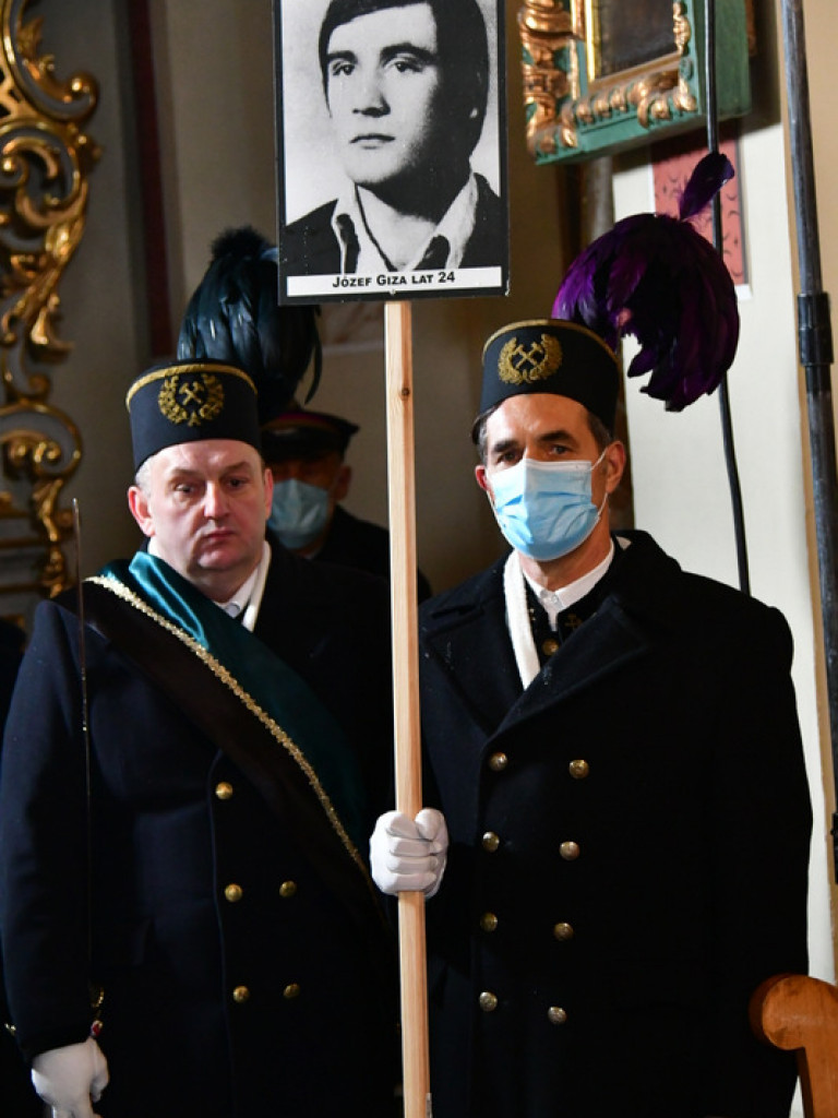 Regionalne obchody 40. rocznicy wprowadzenia stanu wojennego. Uczczono Józefa Krzysztofa Gizę i wszystkie ofiary walki komunistów z narodem (FOTO)