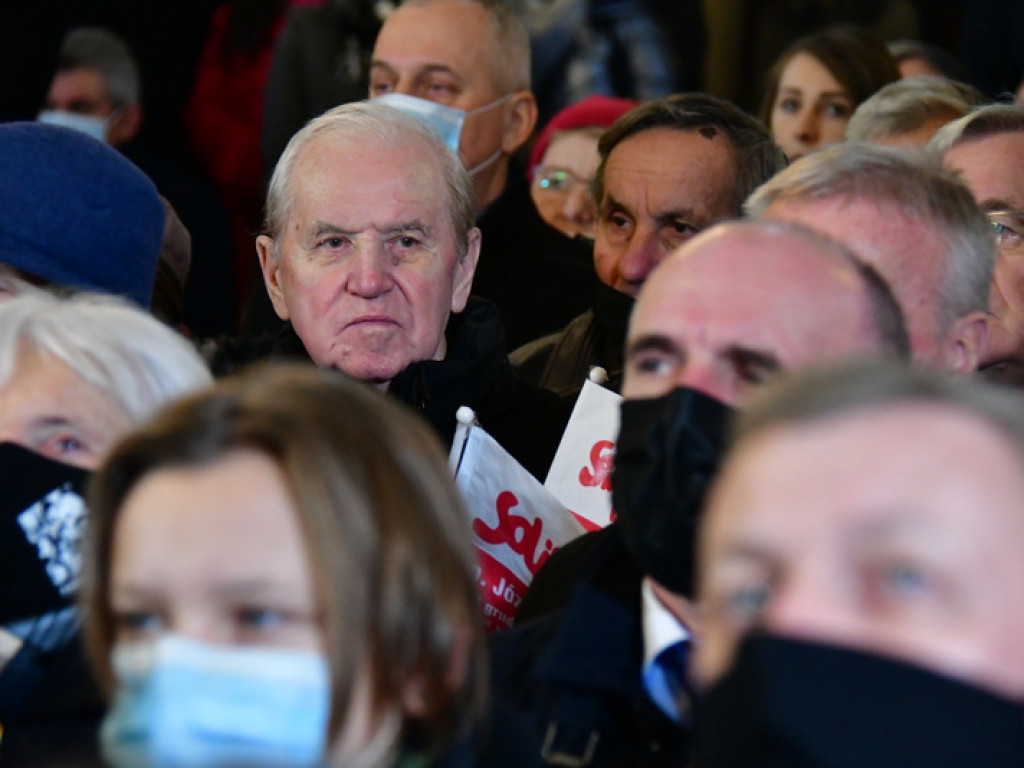 Regionalne obchody 40. rocznicy wprowadzenia stanu wojennego. Uczczono Józefa Krzysztofa Gizę i wszystkie ofiary walki komunistów z narodem (FOTO)