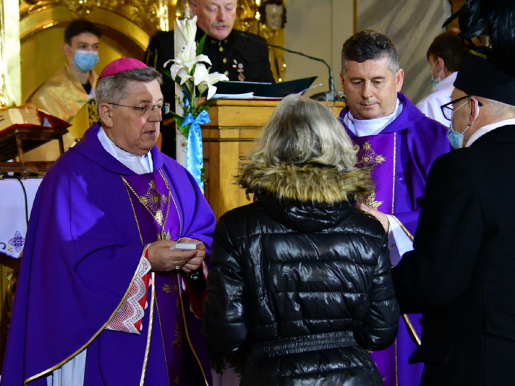 Regionalne obchody 40. rocznicy wprowadzenia stanu wojennego. Uczczono Józefa Krzysztofa Gizę i wszystkie ofiary walki komunistów z narodem (FOTO)