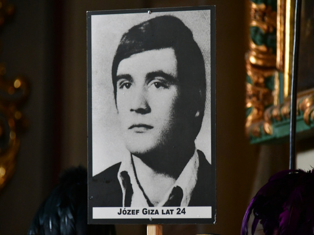 Regionalne obchody 40. rocznicy wprowadzenia stanu wojennego. Uczczono Józefa Krzysztofa Gizę i wszystkie ofiary walki komunistów z narodem (FOTO)