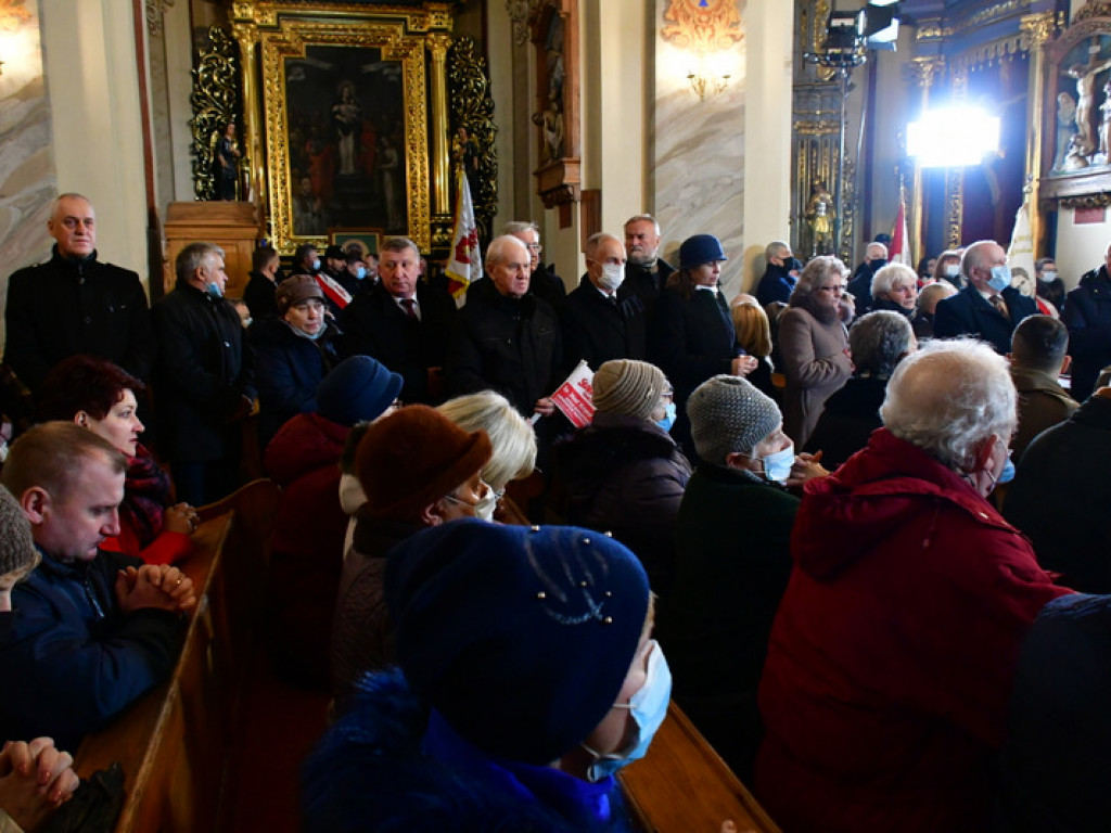 Regionalne obchody 40. rocznicy wprowadzenia stanu wojennego. Uczczono Józefa Krzysztofa Gizę i wszystkie ofiary walki komunistów z narodem (FOTO)