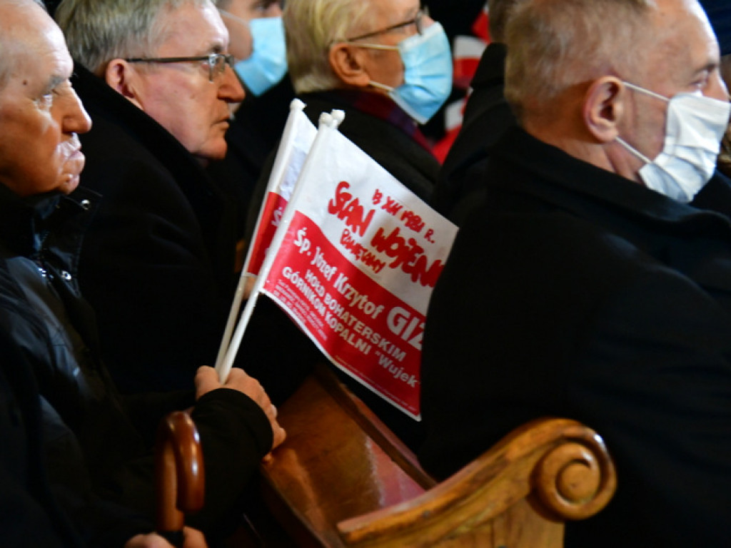 Regionalne obchody 40. rocznicy wprowadzenia stanu wojennego. Uczczono Józefa Krzysztofa Gizę i wszystkie ofiary walki komunistów z narodem (FOTO)