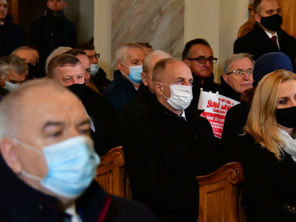 Regionalne obchody 40. rocznicy wprowadzenia stanu wojennego. Uczczono Józefa Krzysztofa Gizę i wszystkie ofiary walki komunistów z narodem (FOTO)