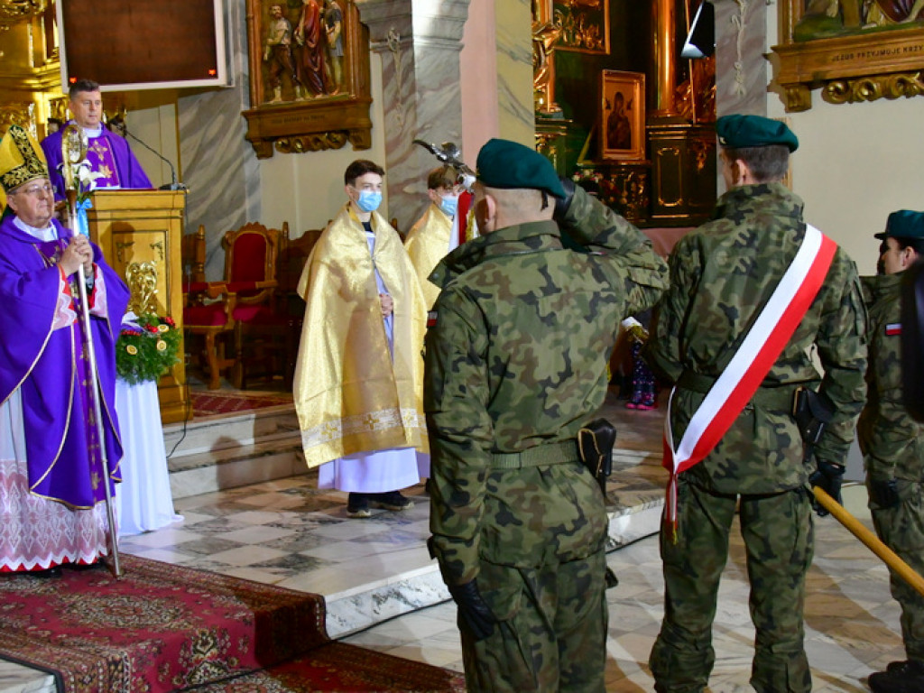 Regionalne obchody 40. rocznicy wprowadzenia stanu wojennego. Uczczono Józefa Krzysztofa Gizę i wszystkie ofiary walki komunistów z narodem (FOTO)