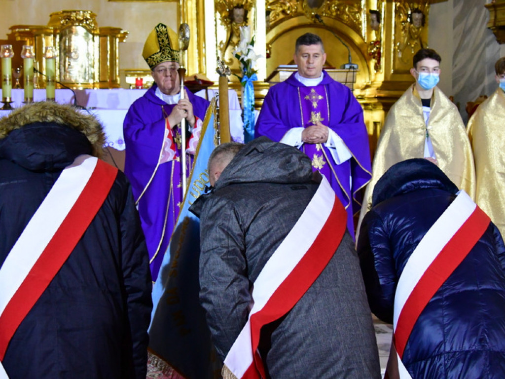 Regionalne obchody 40. rocznicy wprowadzenia stanu wojennego. Uczczono Józefa Krzysztofa Gizę i wszystkie ofiary walki komunistów z narodem (FOTO)