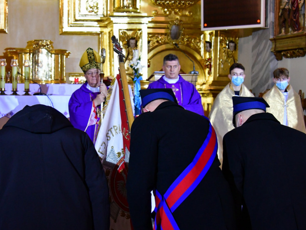 Regionalne obchody 40. rocznicy wprowadzenia stanu wojennego. Uczczono Józefa Krzysztofa Gizę i wszystkie ofiary walki komunistów z narodem (FOTO)