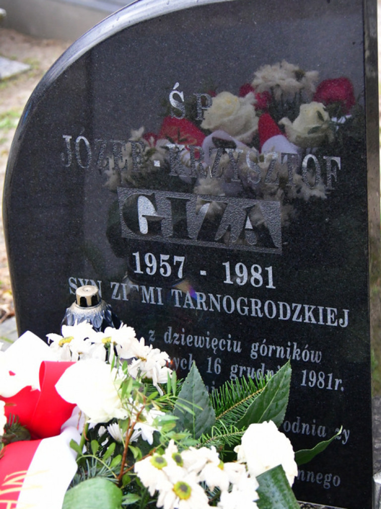 Regionalne obchody 40. rocznicy wprowadzenia stanu wojennego. Uczczono Józefa Krzysztofa Gizę i wszystkie ofiary walki komunistów z narodem (FOTO)