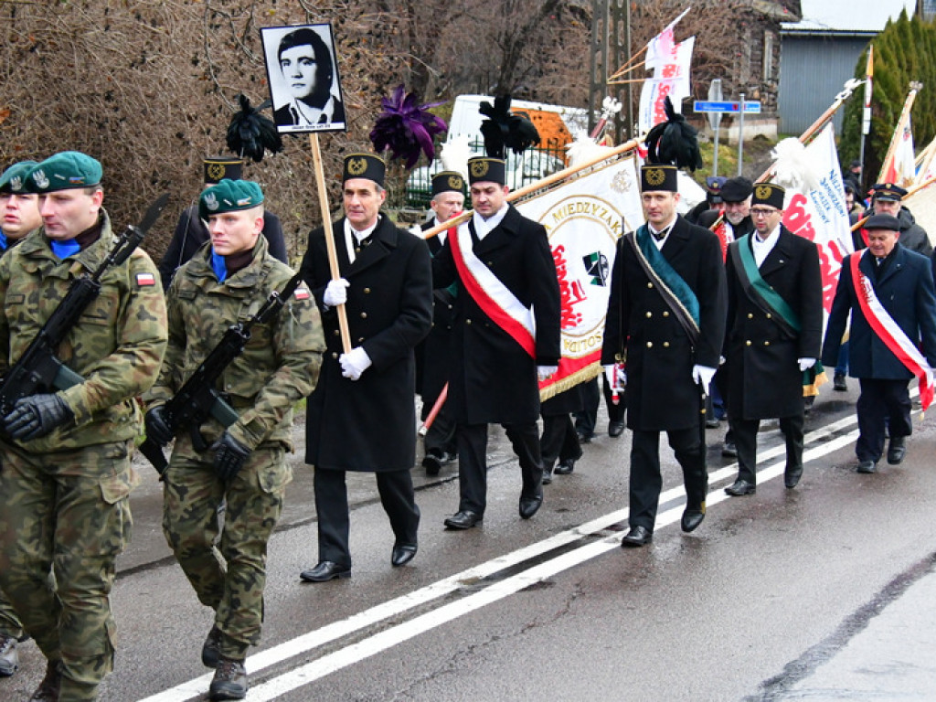 Regionalne obchody 40. rocznicy wprowadzenia stanu wojennego. Uczczono Józefa Krzysztofa Gizę i wszystkie ofiary walki komunistów z narodem (FOTO)
