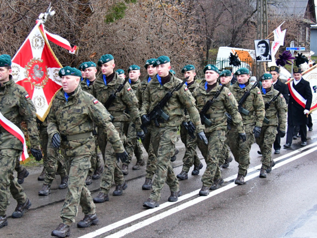 Regionalne obchody 40. rocznicy wprowadzenia stanu wojennego. Uczczono Józefa Krzysztofa Gizę i wszystkie ofiary walki komunistów z narodem (FOTO)
