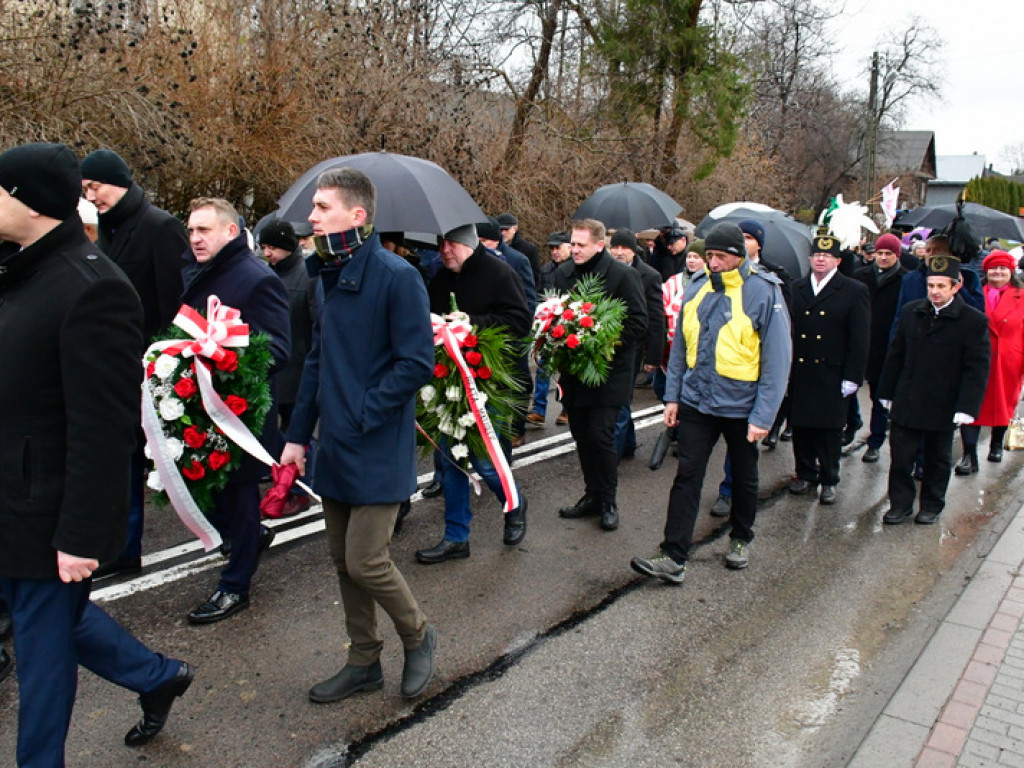 Regionalne obchody 40. rocznicy wprowadzenia stanu wojennego. Uczczono Józefa Krzysztofa Gizę i wszystkie ofiary walki komunistów z narodem (FOTO)