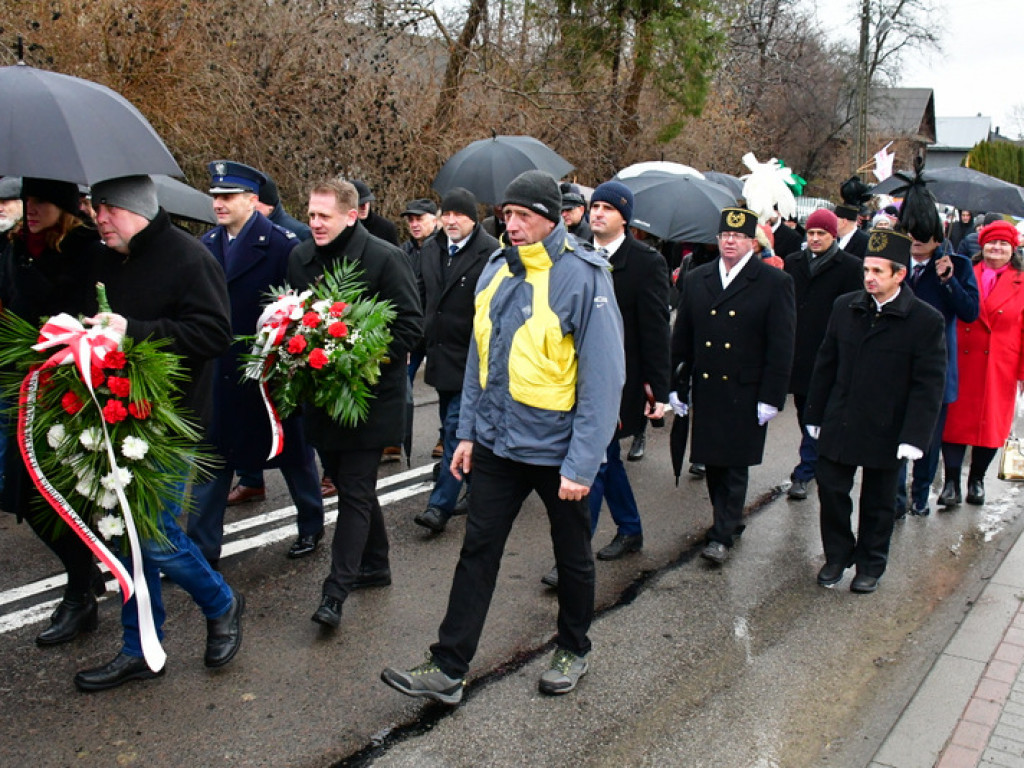 Regionalne obchody 40. rocznicy wprowadzenia stanu wojennego. Uczczono Józefa Krzysztofa Gizę i wszystkie ofiary walki komunistów z narodem (FOTO)