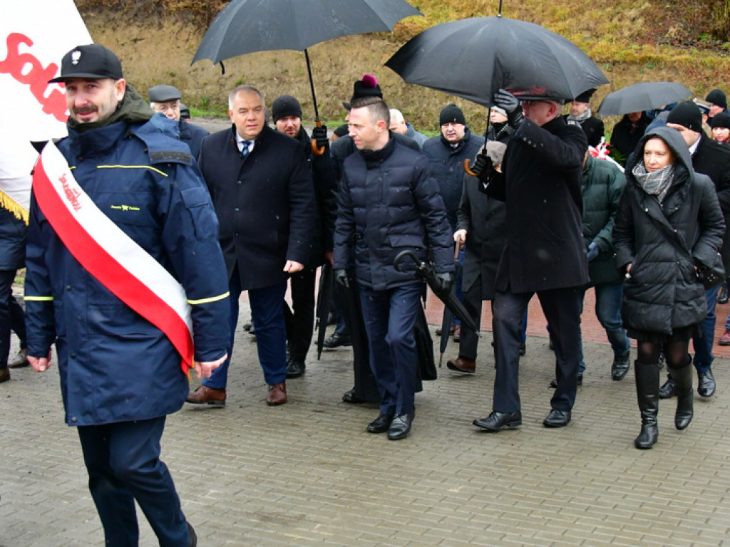 Regionalne obchody 40. rocznicy wprowadzenia stanu wojennego. Uczczono Józefa Krzysztofa Gizę i wszystkie ofiary walki komunistów z narodem (FOTO)