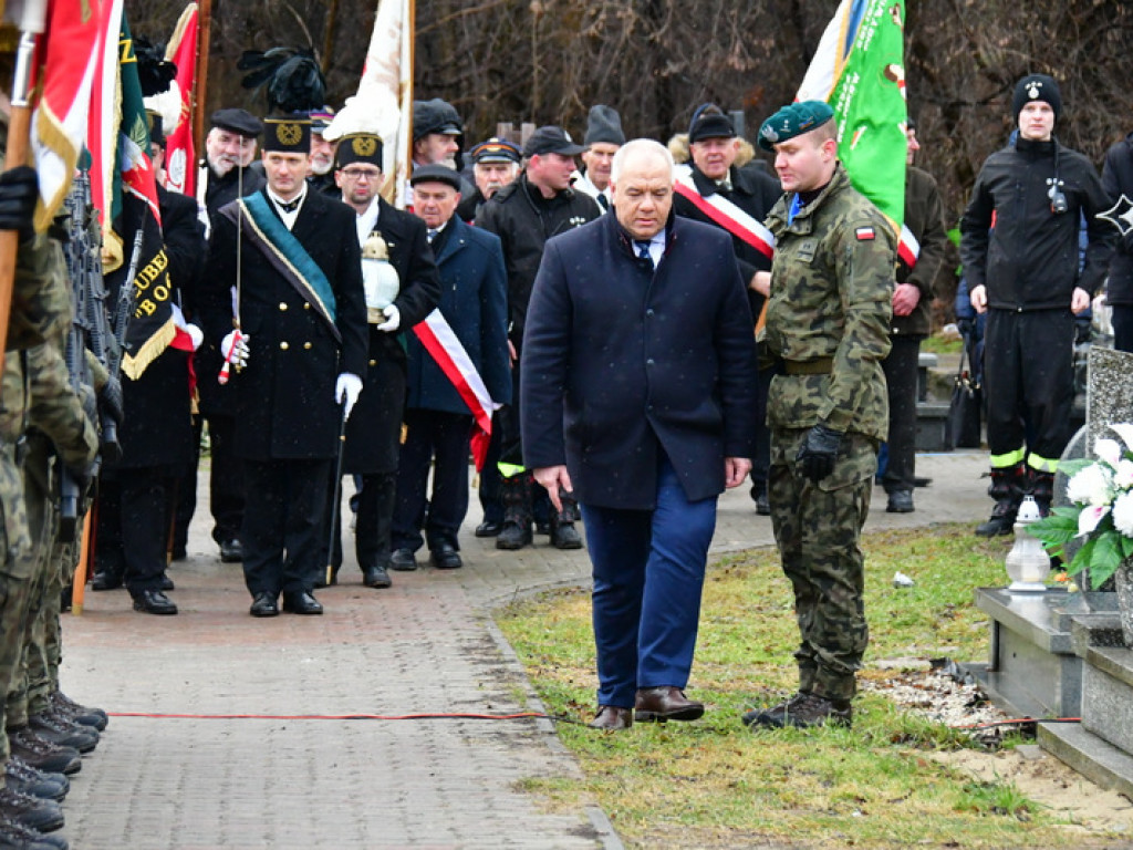 Regionalne obchody 40. rocznicy wprowadzenia stanu wojennego. Uczczono Józefa Krzysztofa Gizę i wszystkie ofiary walki komunistów z narodem (FOTO)