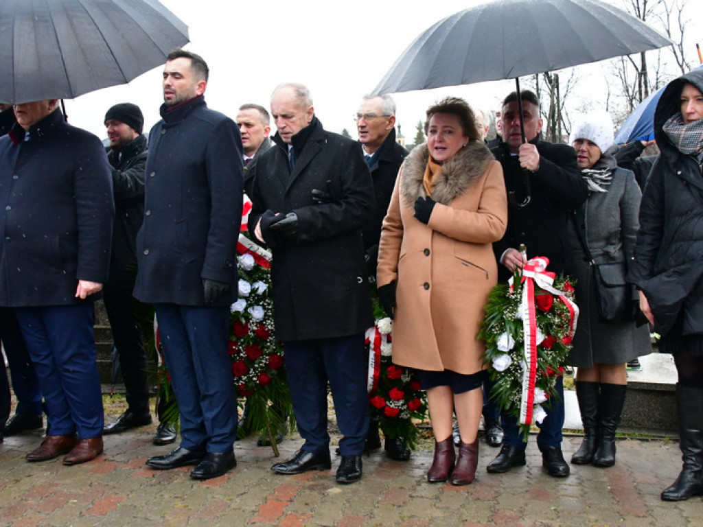 Regionalne obchody 40. rocznicy wprowadzenia stanu wojennego. Uczczono Józefa Krzysztofa Gizę i wszystkie ofiary walki komunistów z narodem (FOTO)