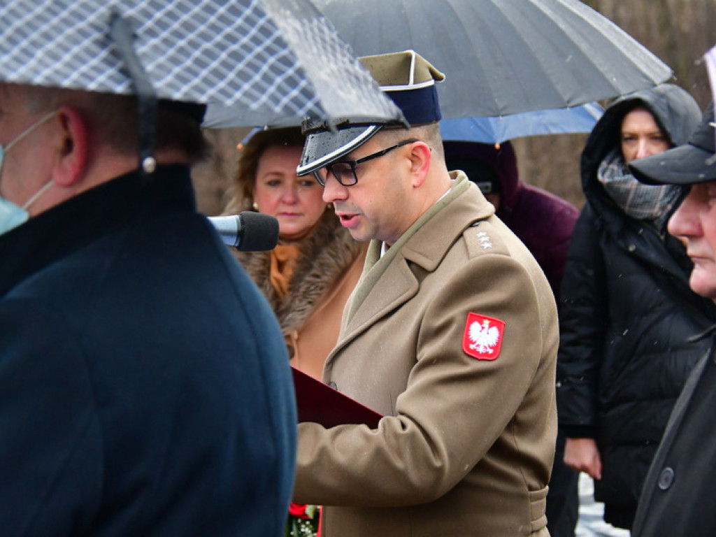 Regionalne obchody 40. rocznicy wprowadzenia stanu wojennego. Uczczono Józefa Krzysztofa Gizę i wszystkie ofiary walki komunistów z narodem (FOTO)