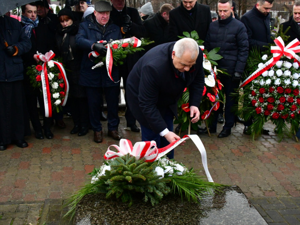 Regionalne obchody 40. rocznicy wprowadzenia stanu wojennego. Uczczono Józefa Krzysztofa Gizę i wszystkie ofiary walki komunistów z narodem (FOTO)