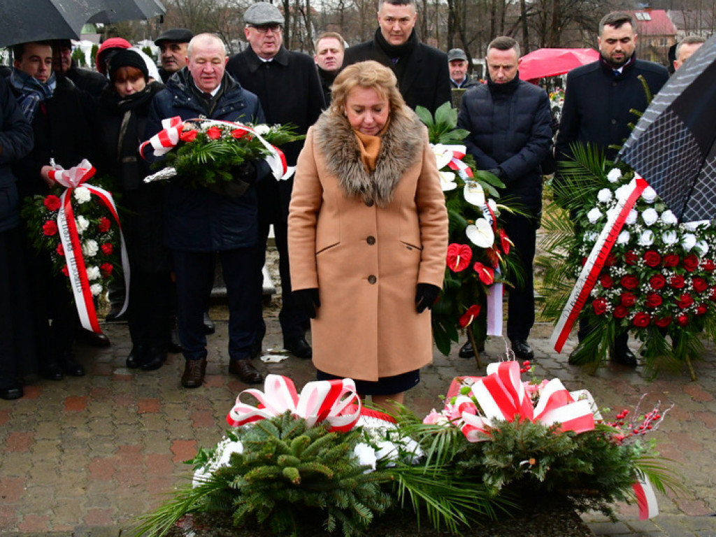 Regionalne obchody 40. rocznicy wprowadzenia stanu wojennego. Uczczono Józefa Krzysztofa Gizę i wszystkie ofiary walki komunistów z narodem (FOTO)