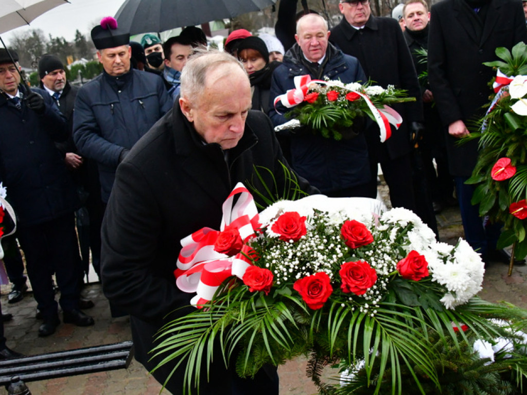 Regionalne obchody 40. rocznicy wprowadzenia stanu wojennego. Uczczono Józefa Krzysztofa Gizę i wszystkie ofiary walki komunistów z narodem (FOTO)