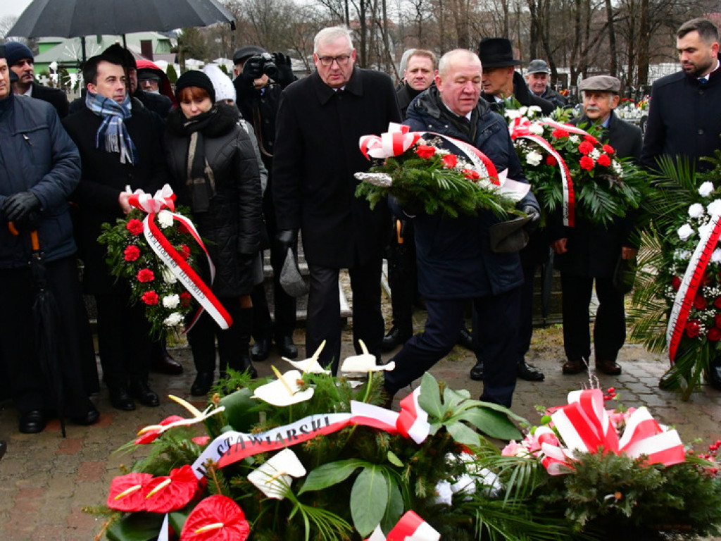 Regionalne obchody 40. rocznicy wprowadzenia stanu wojennego. Uczczono Józefa Krzysztofa Gizę i wszystkie ofiary walki komunistów z narodem (FOTO)