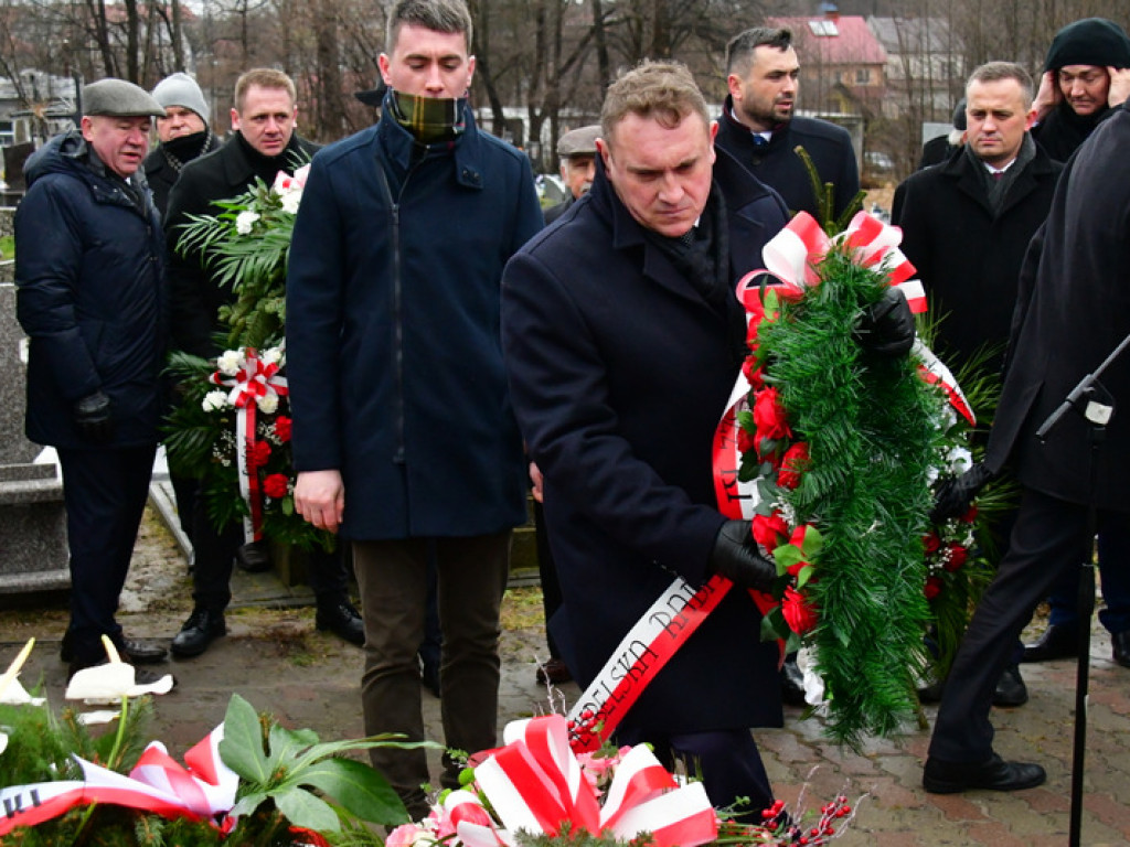 Regionalne obchody 40. rocznicy wprowadzenia stanu wojennego. Uczczono Józefa Krzysztofa Gizę i wszystkie ofiary walki komunistów z narodem (FOTO)
