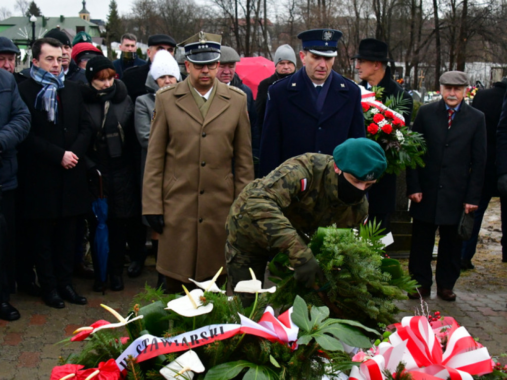 Regionalne obchody 40. rocznicy wprowadzenia stanu wojennego. Uczczono Józefa Krzysztofa Gizę i wszystkie ofiary walki komunistów z narodem (FOTO)