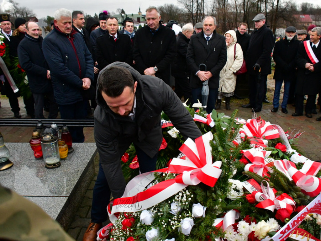 Regionalne obchody 40. rocznicy wprowadzenia stanu wojennego. Uczczono Józefa Krzysztofa Gizę i wszystkie ofiary walki komunistów z narodem (FOTO)