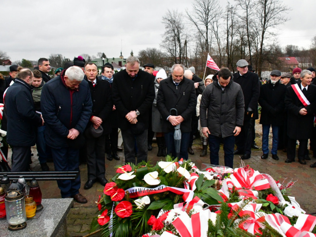 Regionalne obchody 40. rocznicy wprowadzenia stanu wojennego. Uczczono Józefa Krzysztofa Gizę i wszystkie ofiary walki komunistów z narodem (FOTO)