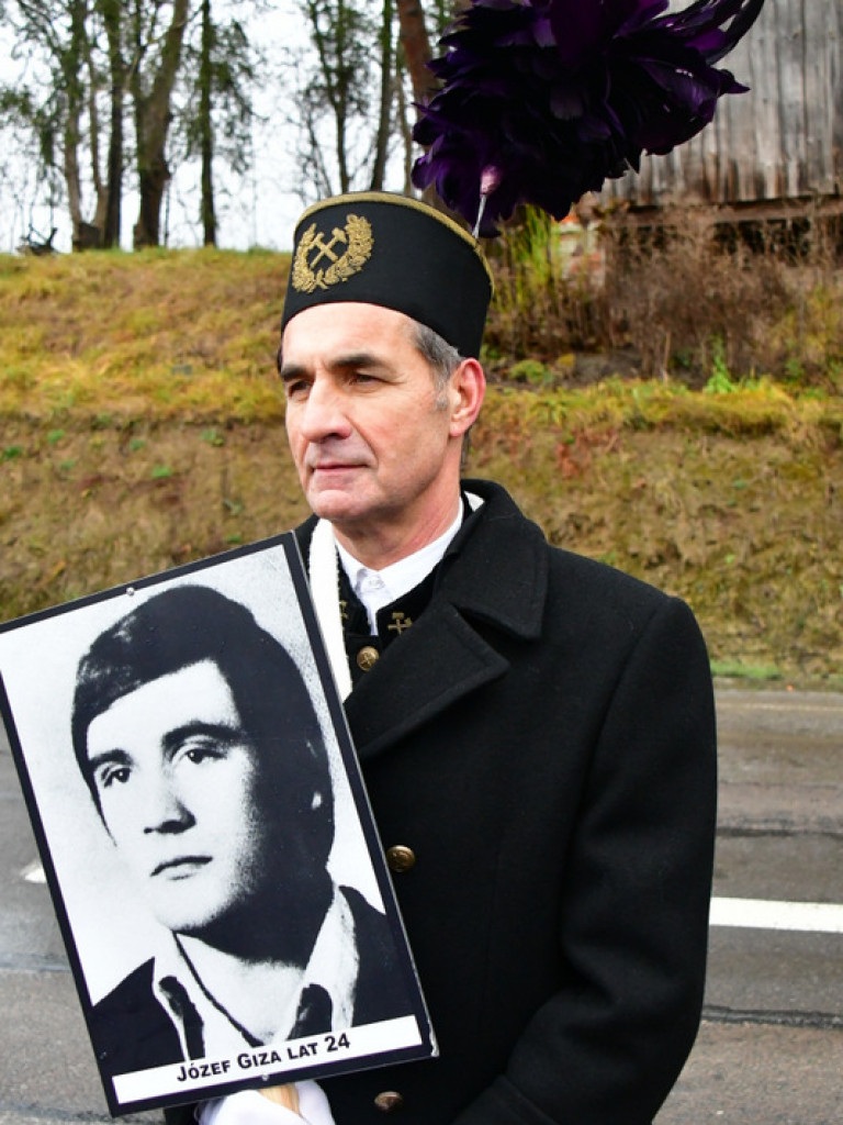 Regionalne obchody 40. rocznicy wprowadzenia stanu wojennego. Uczczono Józefa Krzysztofa Gizę i wszystkie ofiary walki komunistów z narodem (FOTO)