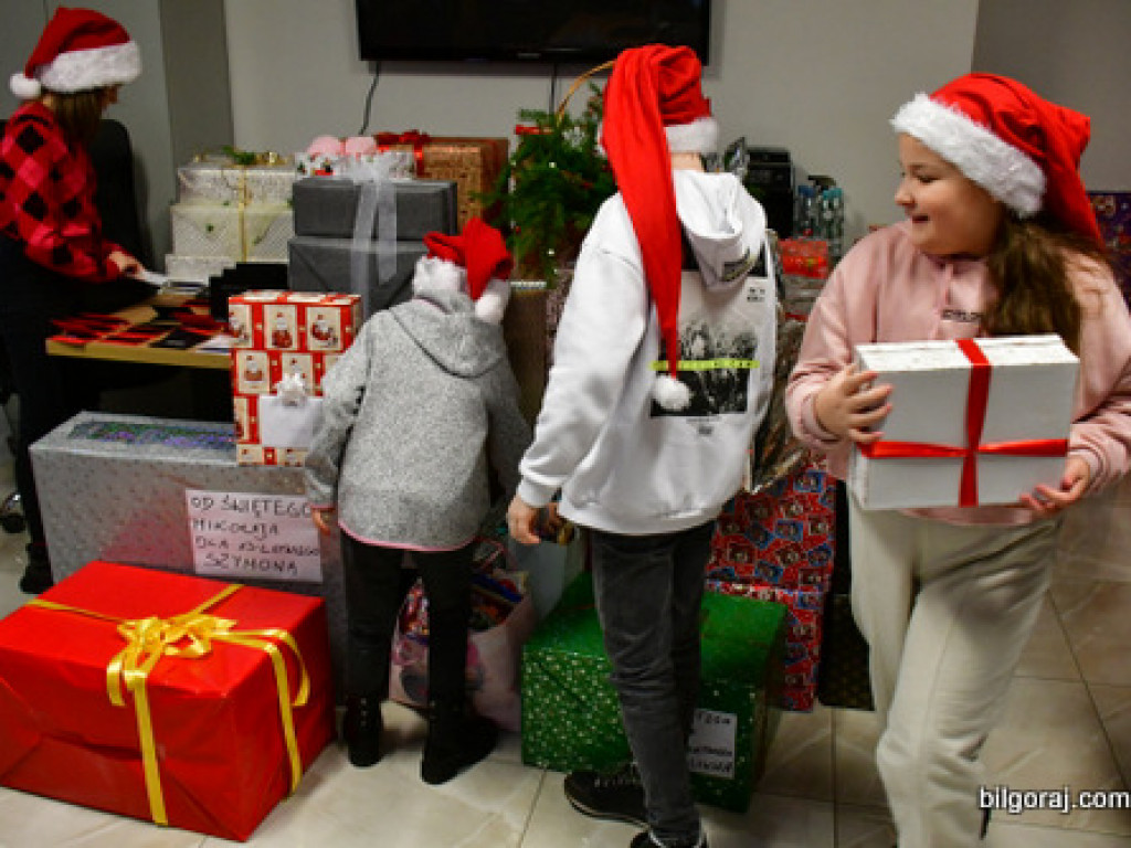 Wsparcie i prezenty dla dzieci z Domu Dziecka w Zwierzyńcu (FOTO)