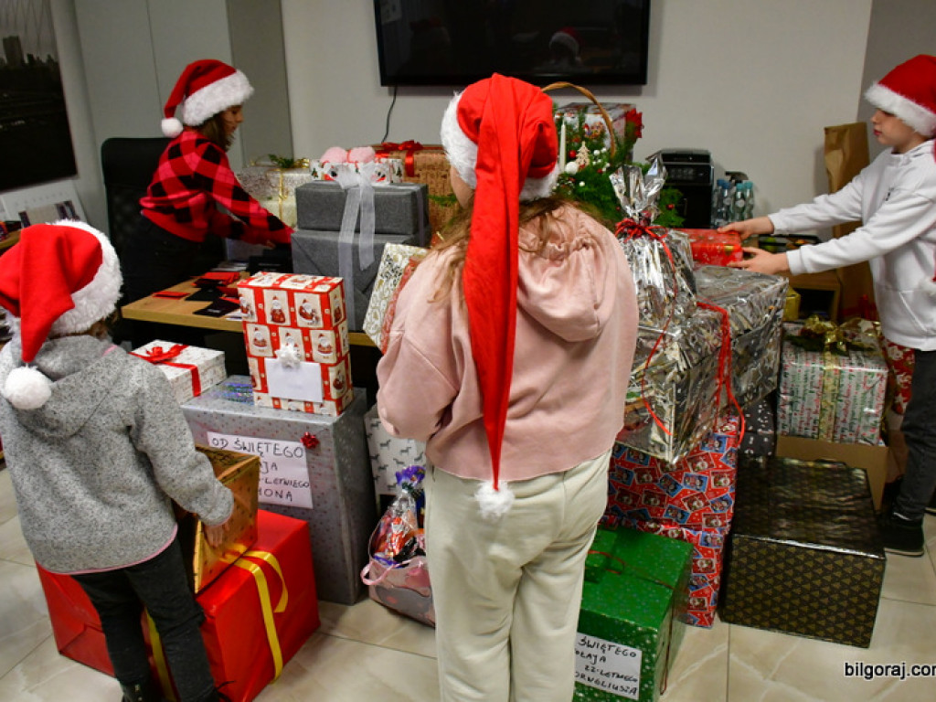 Wsparcie i prezenty dla dzieci z Domu Dziecka w Zwierzyńcu (FOTO)