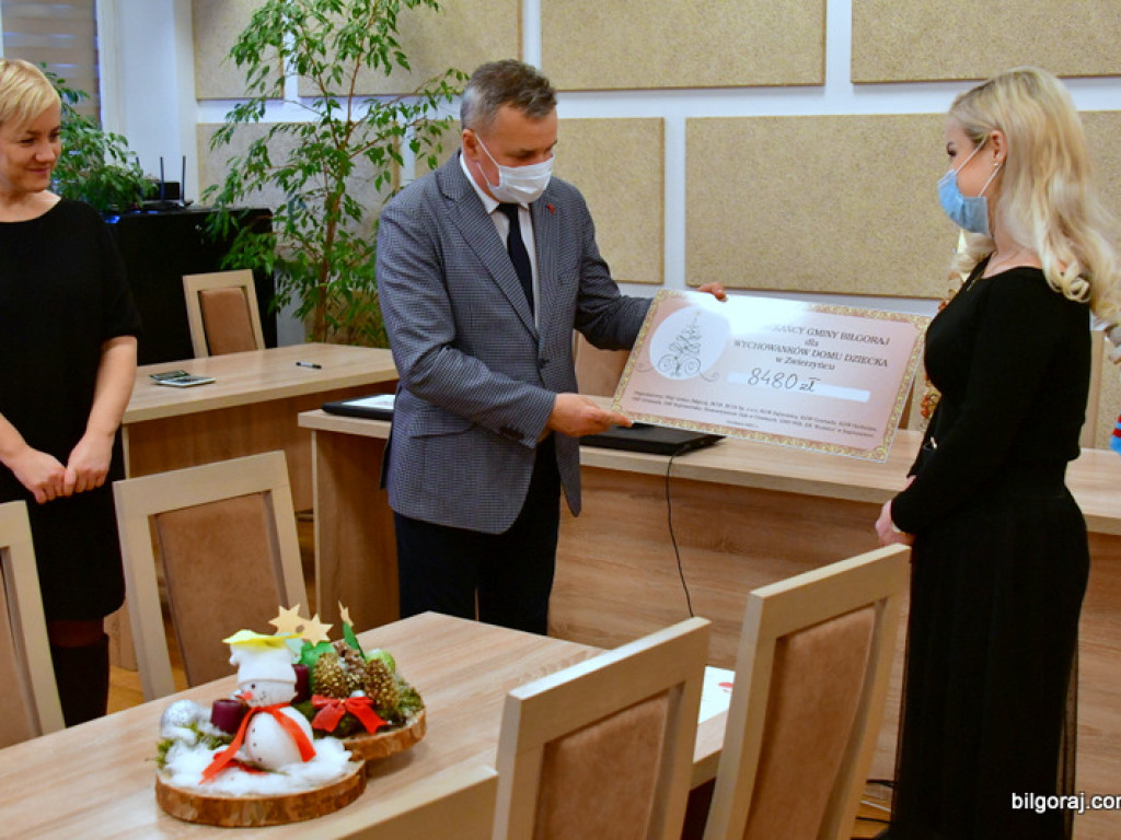 Wsparcie i prezenty dla dzieci z Domu Dziecka w Zwierzyńcu (FOTO)