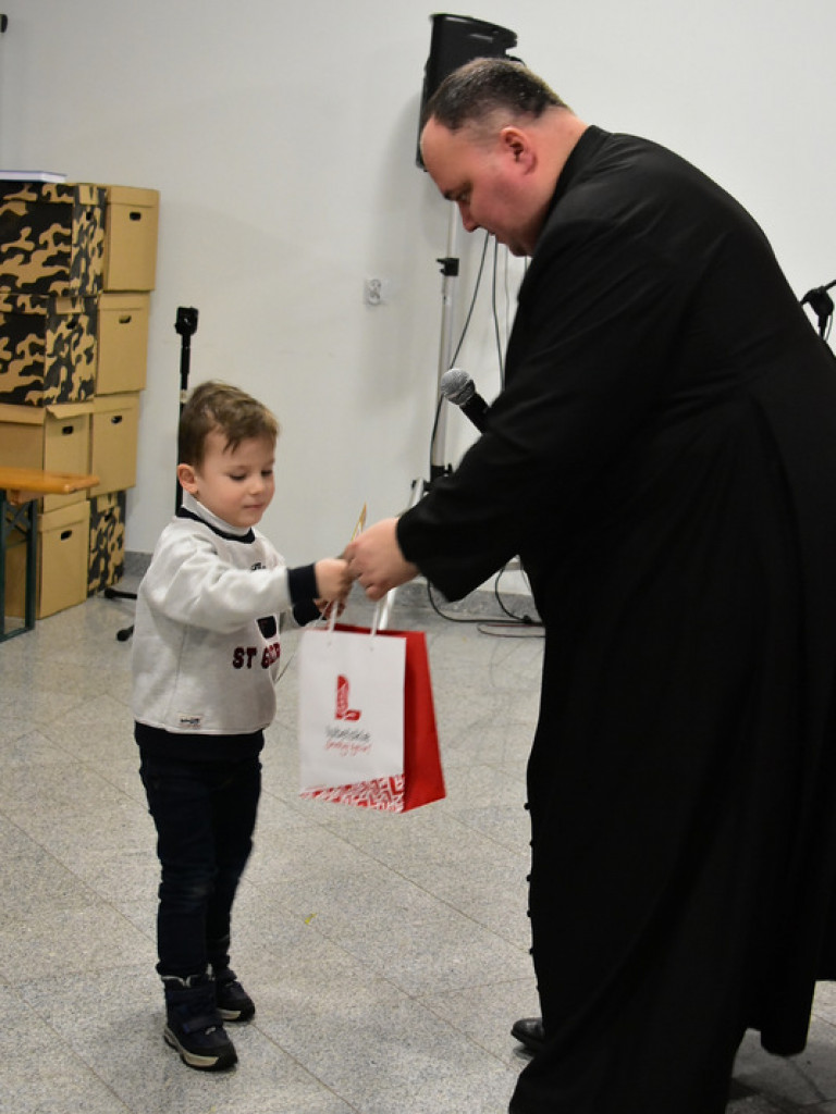 Dzieci przygotowały ozdoby na choinkę dla św. Jana Pawła II (FOTO)