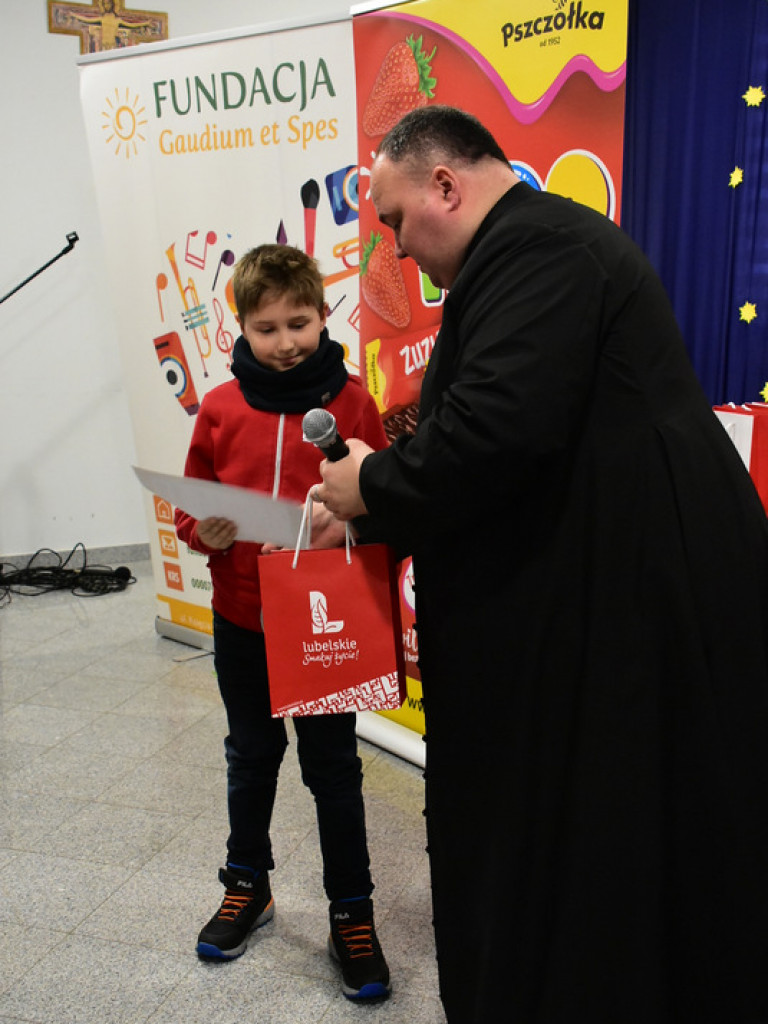 Dzieci przygotowały ozdoby na choinkę dla św. Jana Pawła II (FOTO)