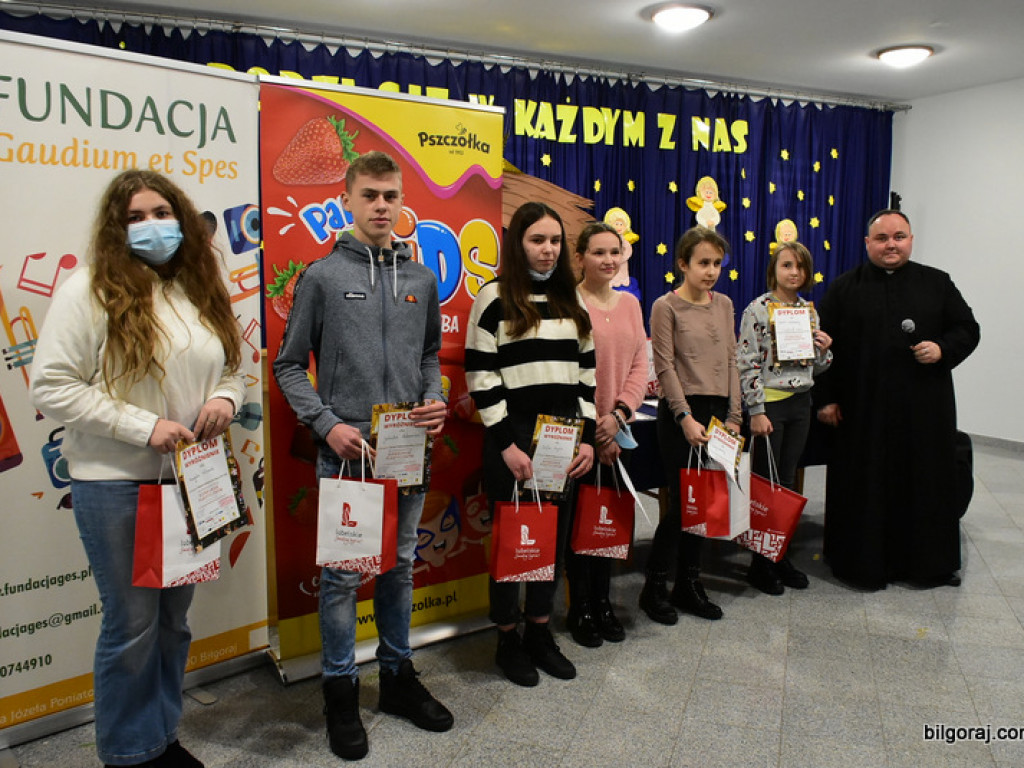 Dzieci przygotowały ozdoby na choinkę dla św. Jana Pawła II (FOTO)