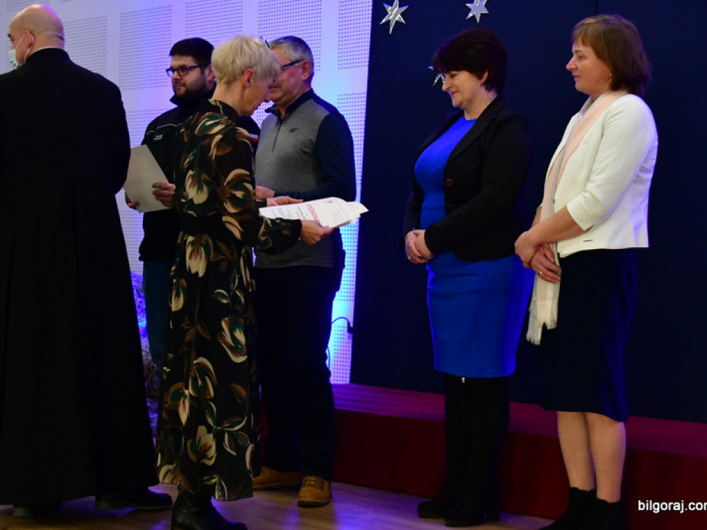 Spotkanie opłatkowe krwiodawców i jubileuszowa akcja poboru krwi w Majdanie Starym (FOTO)