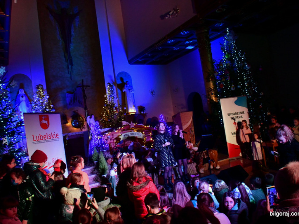 Koncert kolęd w wykonaniu Oli i Ali Tracz (FOTO, VIDEO)