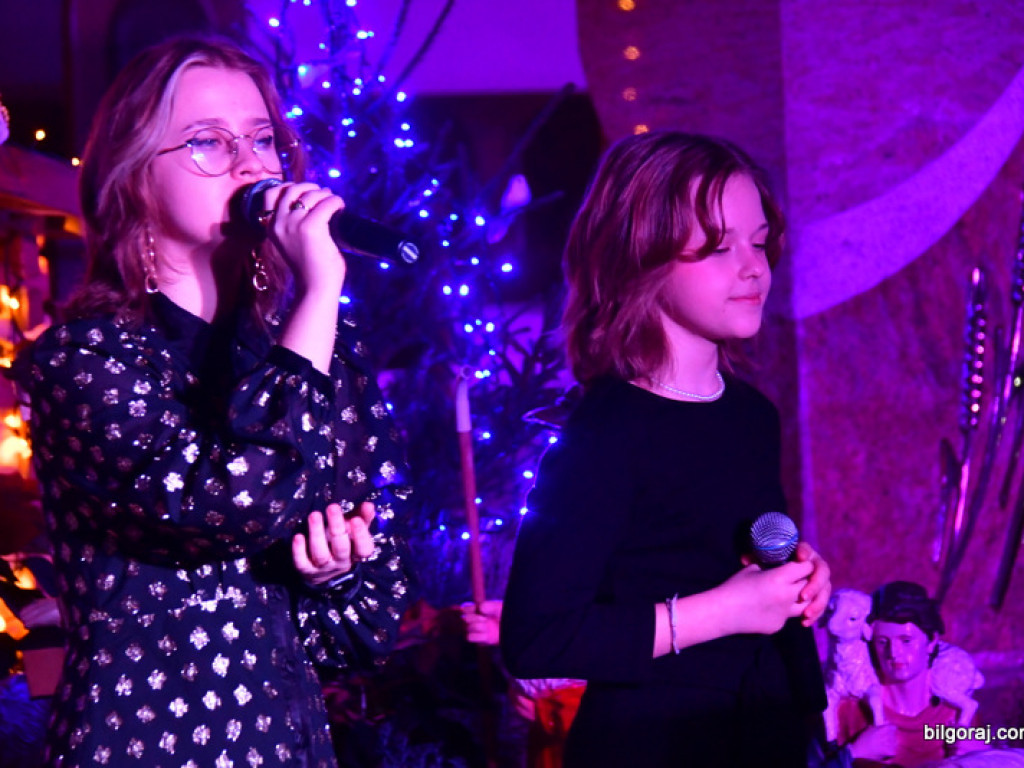 Koncert kolęd w wykonaniu Oli i Ali Tracz (FOTO, VIDEO)